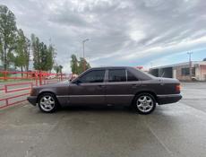 Mercedes-Benz 124
