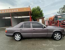 Mercedes-Benz 124