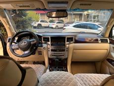Lexus LX