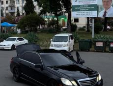 Mercedes-Benz 200-Series