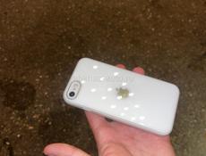 iPhone 8. 