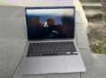 Очень срочноMakBook air 13в нормальном состоянии есть коцка