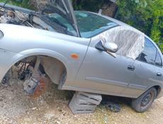 Nissan Almera Tino