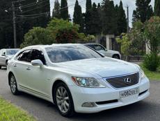 Lexus LS