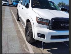 Toyota Sequoia