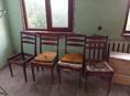 Продаются неотреставрированные стулья очень крепкие деревянные  Отдам все за 1000 р  Звонить или писать на ватсап 7752026