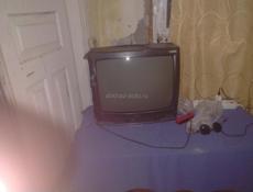 Продам телевизор из 90х. В рабочем состоянии цена 10000
