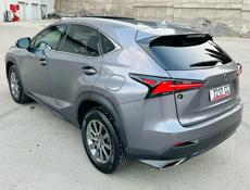 Lexus RS