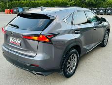 Lexus RS