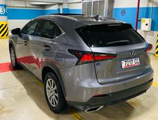 Lexus RS