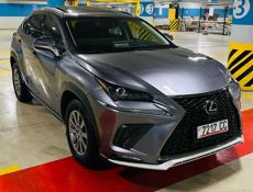 Lexus RS