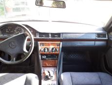 Mercedes-Benz 124
