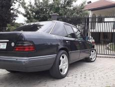 Mercedes-Benz 124