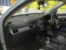 Mitsubishi Outlander XL