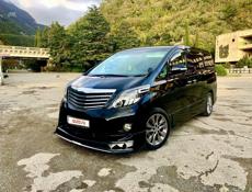 Toyota Alphard 2010г радиатор и компрессор кондиционера в наличии 