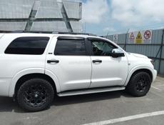 Toyota Sequoia