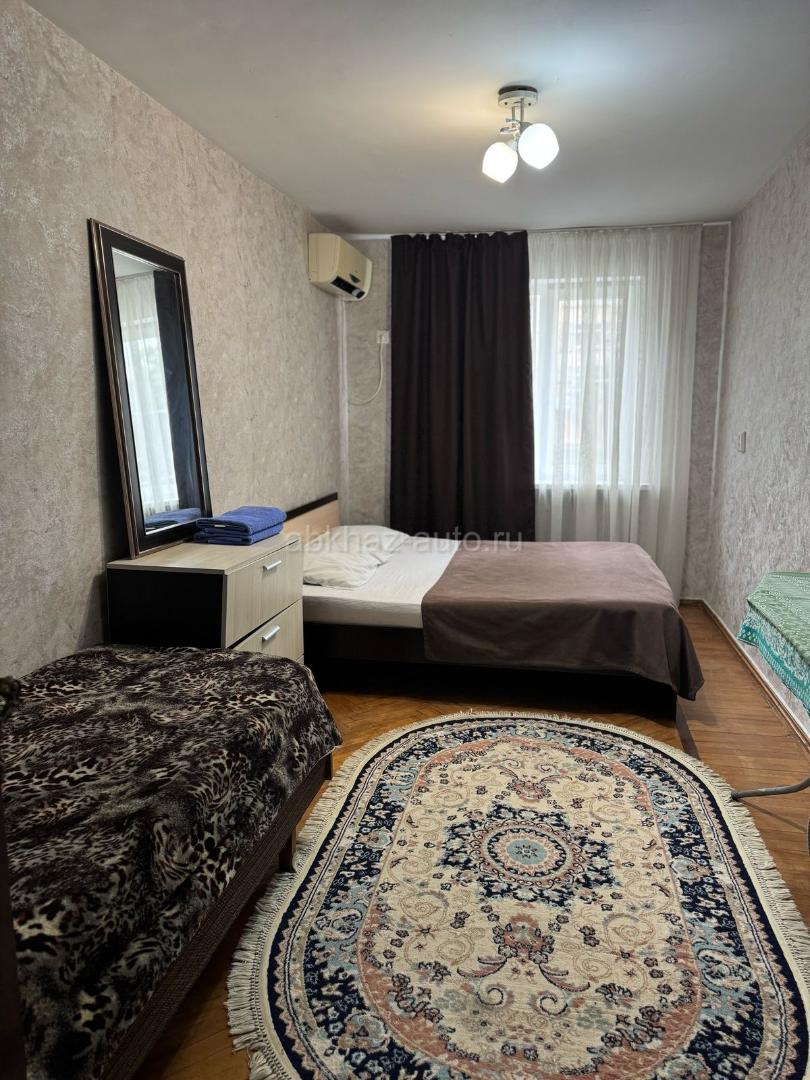 Гагра Абазга 49.2 этаж.Площадь 68квд.квартира посуточно, двухкомнатная