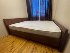 Кровать с матрасом 