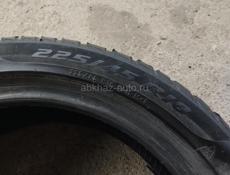 225/45 R 18