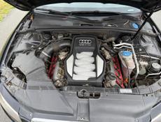 Audi V8