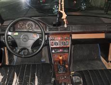 Mercedes-Benz 124