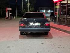 Mercedes-Benz 124