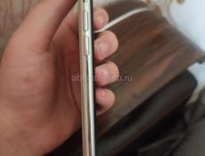 Продаю айфон 10 