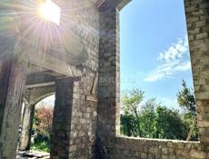 3- ХЭТАЖНЫЙ КАПИТАЛЬНЫЙ КИРПИЧНЫЙ ДОМ В АЧАДАРЕ,