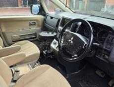 Mitsubishi L 400