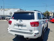 Toyota Sequoia