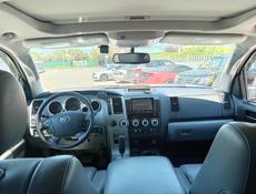 Toyota Sequoia