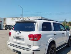 Toyota Sequoia