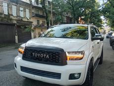 Toyota Sequoia