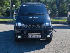 Mitsubishi L 400