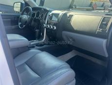 Toyota Sequoia