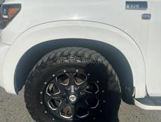 Toyota Sequoia