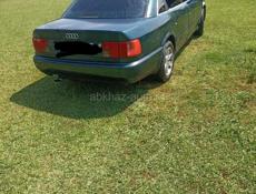 Audi 100