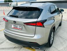 Lexus RS