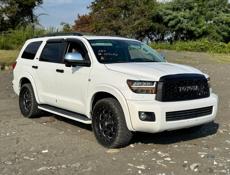 Toyota Sequoia