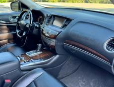 Infiniti QX56