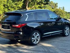 Infiniti QX56