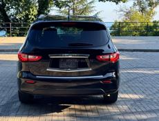 Infiniti QX56