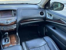 Infiniti QX56