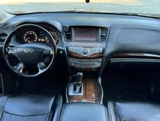 Infiniti QX56