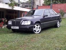 Mercedes-Benz 124