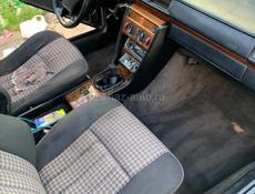 Mercedes-Benz 124