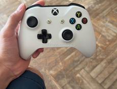 2 джойстика Xbox