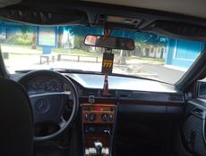 Mercedes-Benz 124