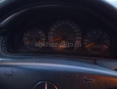Mercedes-Benz 200-Series