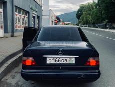 Mercedes-Benz 124